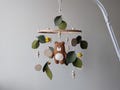 Woodland baby mobile Bear and bee nursery decor Mobile with honey bee and leaves Bumble bee crib mobile Baby shower gift Leaf musical mobile