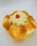 Strawberry Ice Cream Croissant Squishy – Ultra Soft Stress Relief Toy